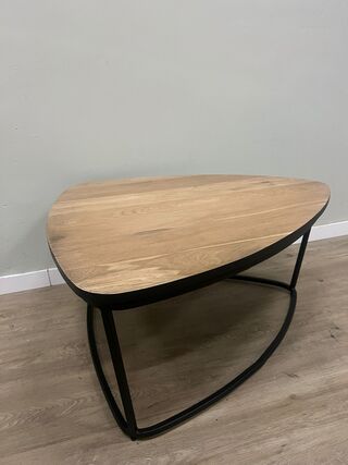 City traingel salontafel, zwart